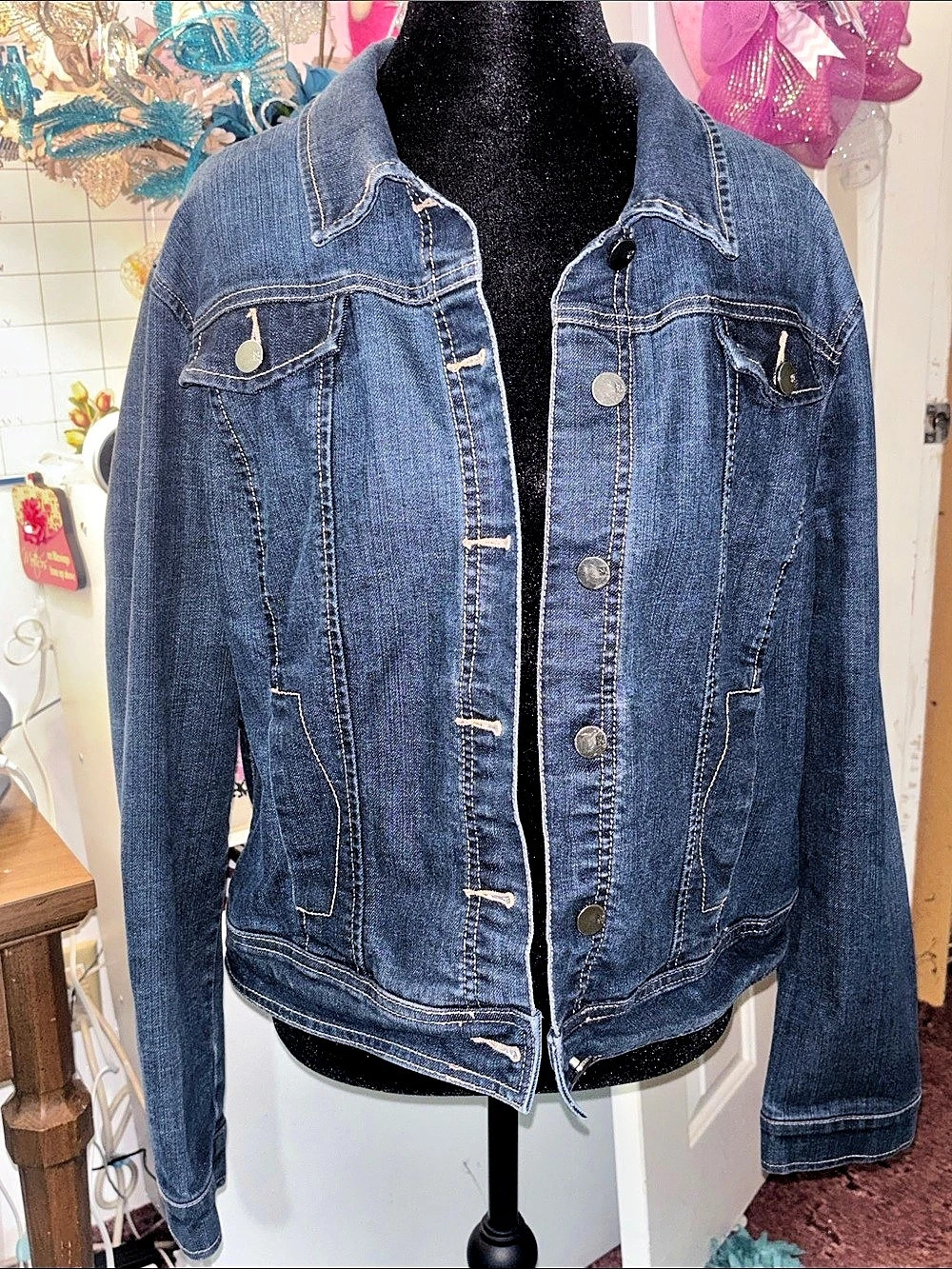 New York & Company Denim Jacket in Blue Size XL Like New